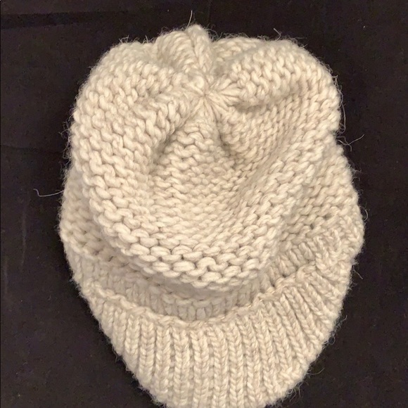 Cintelli e Galluzzo Beanie - Picture 5 of 5
